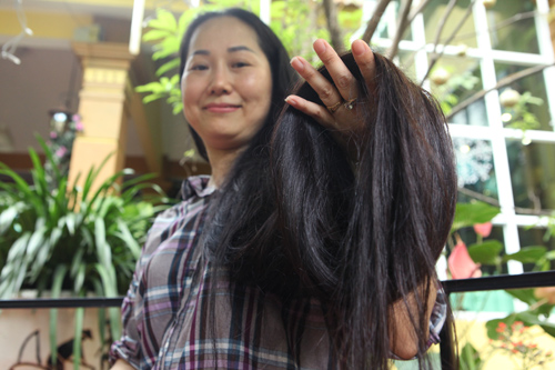 Gặp[-]lại[-]người[-]phụ[-]nữ[-]có[-]mái[-]tóc[-]dài[-]nhất[-]Việt[-]Nam
